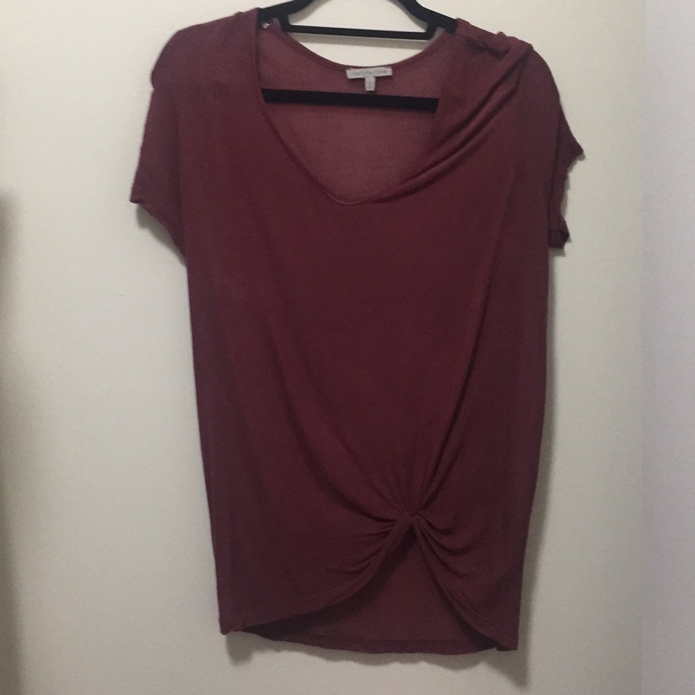 Maroon oversized shirt with a tied knot Charlotte